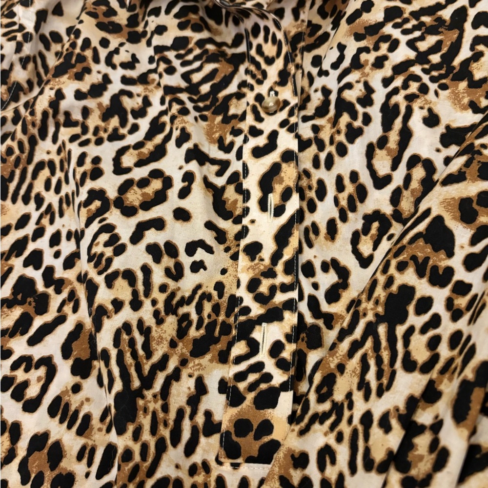 Chicos Leopard no iron Tunic - Picture 5 of 5